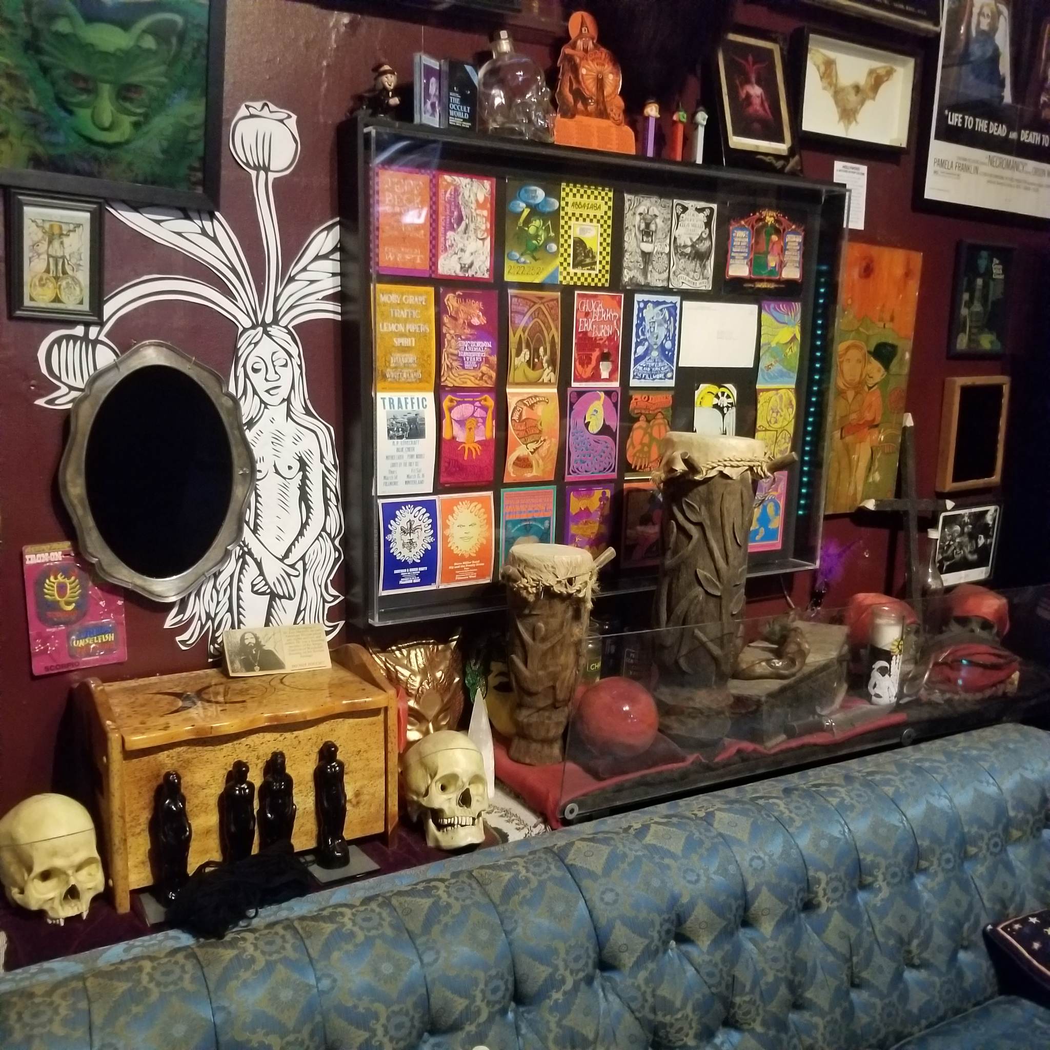 A Visit to the Buckland Museum of Witchcraft – Tasseography, Ouija, Witchcraft Antiques, Giger Art & a Michelle Belanger Collection & so much more!